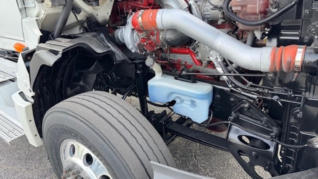 2018 International LT — photo 13