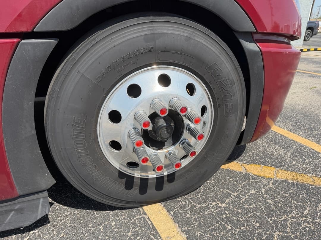 2025 International LT — photo 9