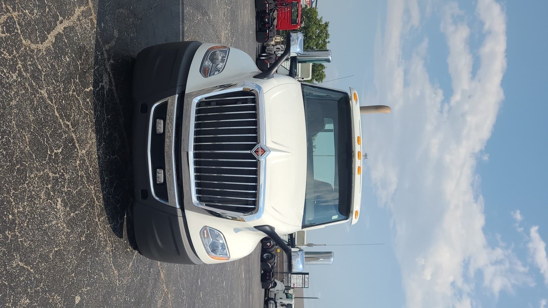 2019 International LT — photo 7