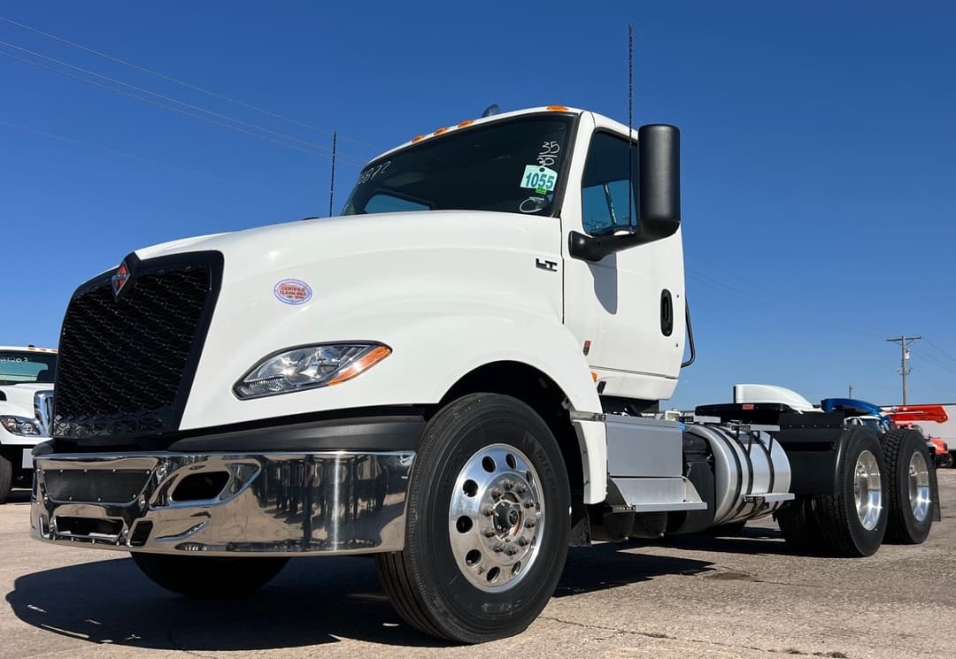 2026 International LT — photo 5