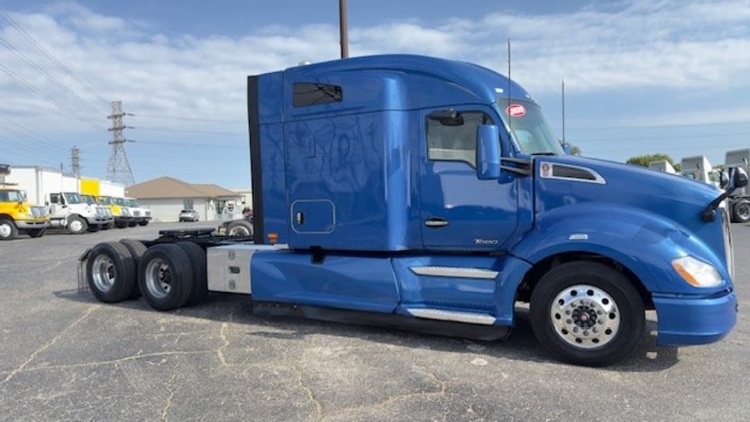 2020 Kenworth T680 — photo 2
