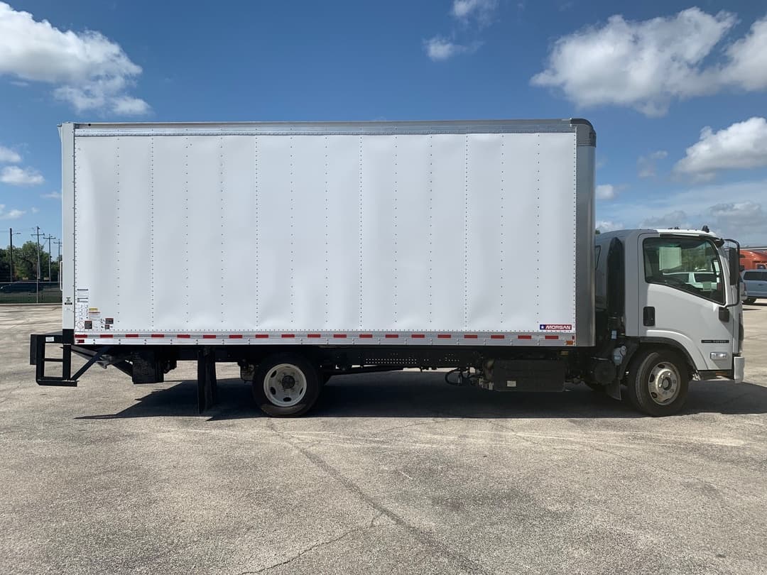 2025 Isuzu NRR — photo 3