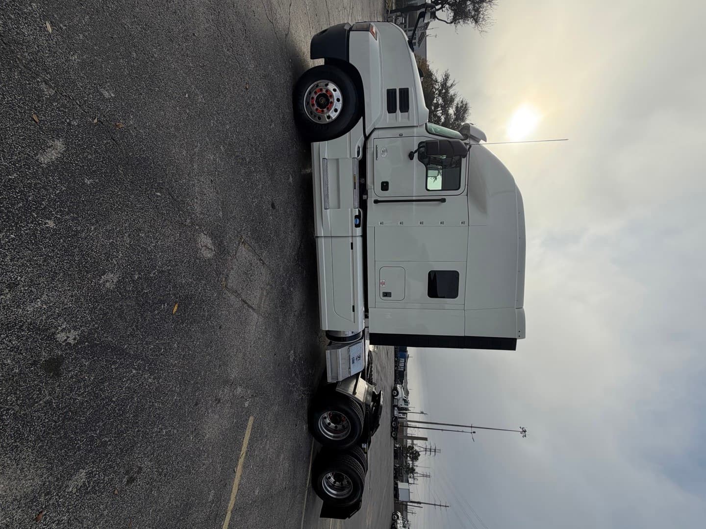 2020 Mack Anthem — photo 3