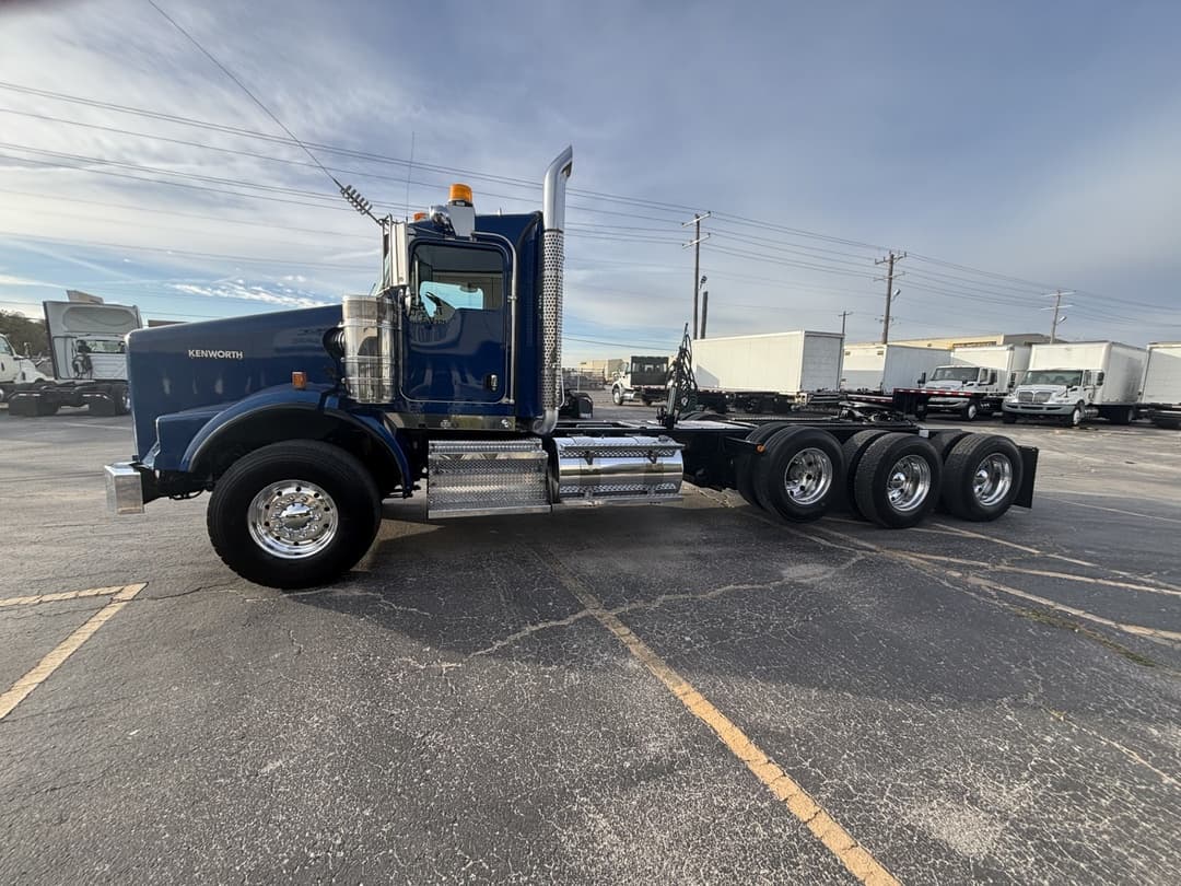 2019 Kenworth T800 — photo 2
