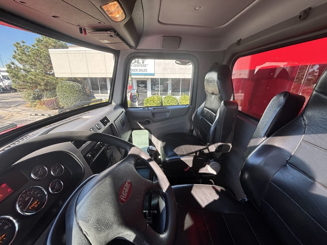 2020 Peterbilt 348 — photo 15
