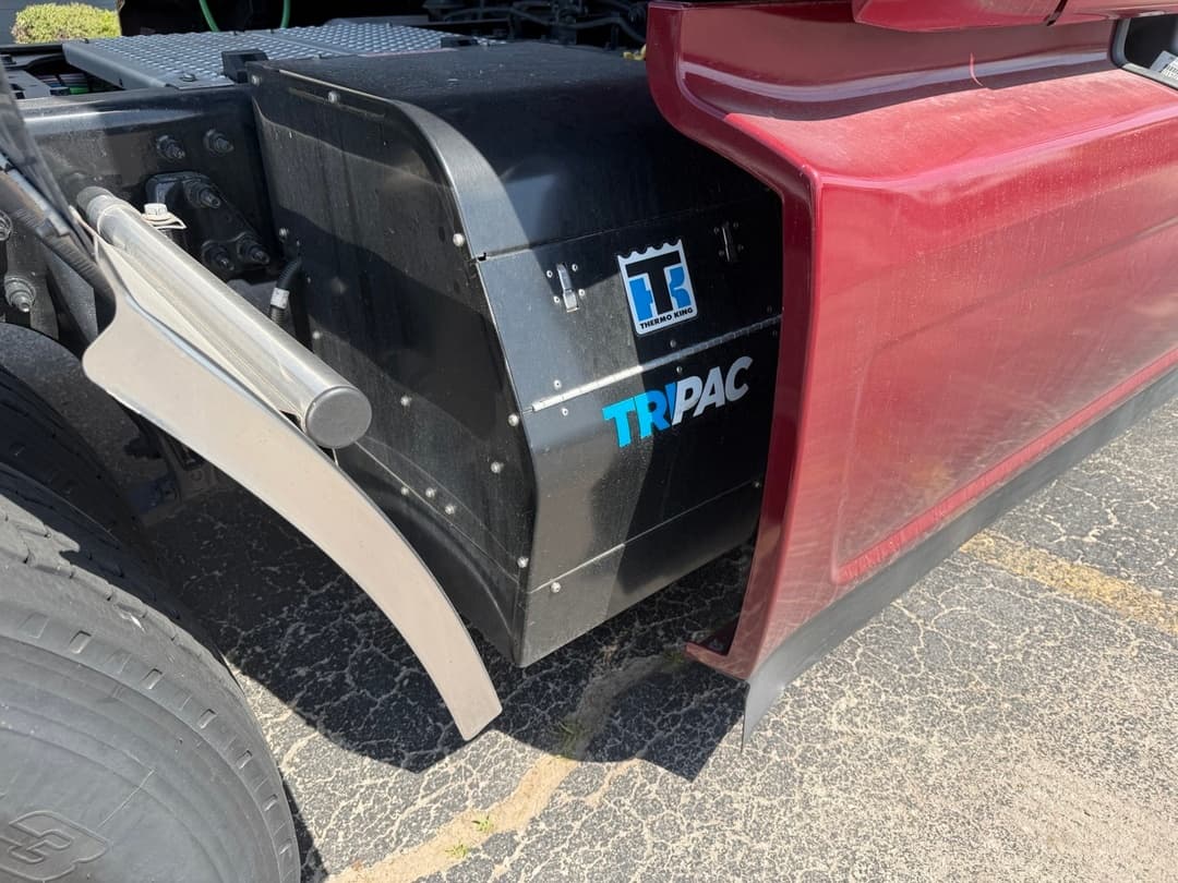 2025 International LT — photo 10