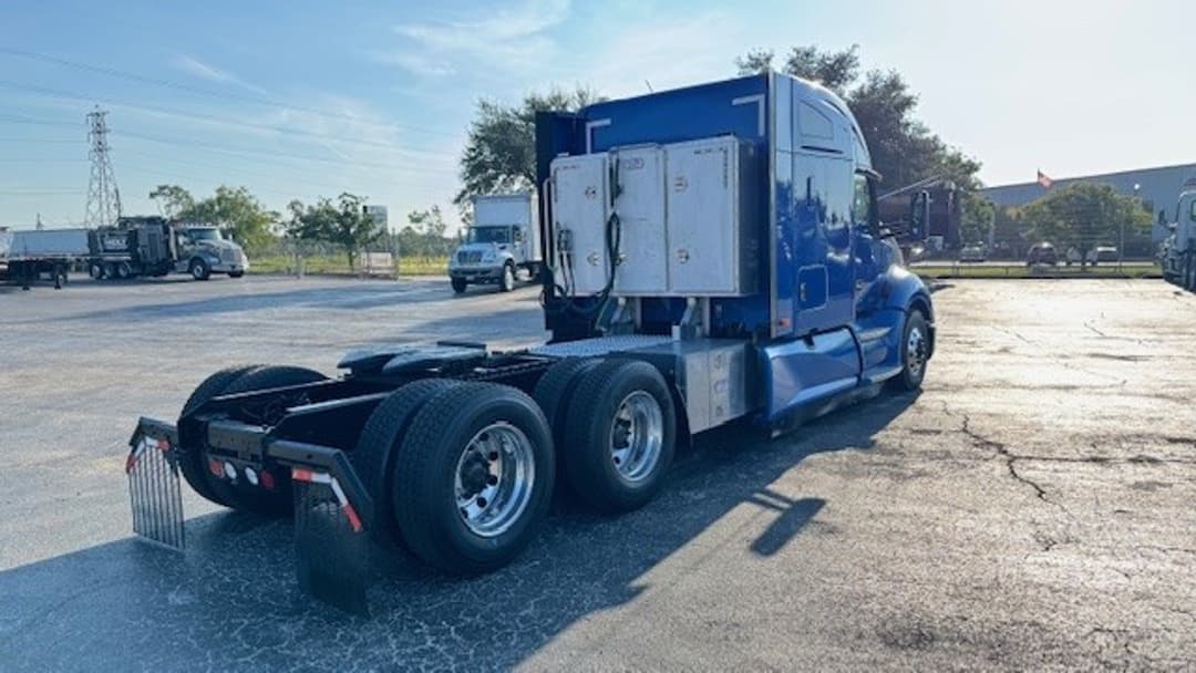 2021 Kenworth T680 — photo 5