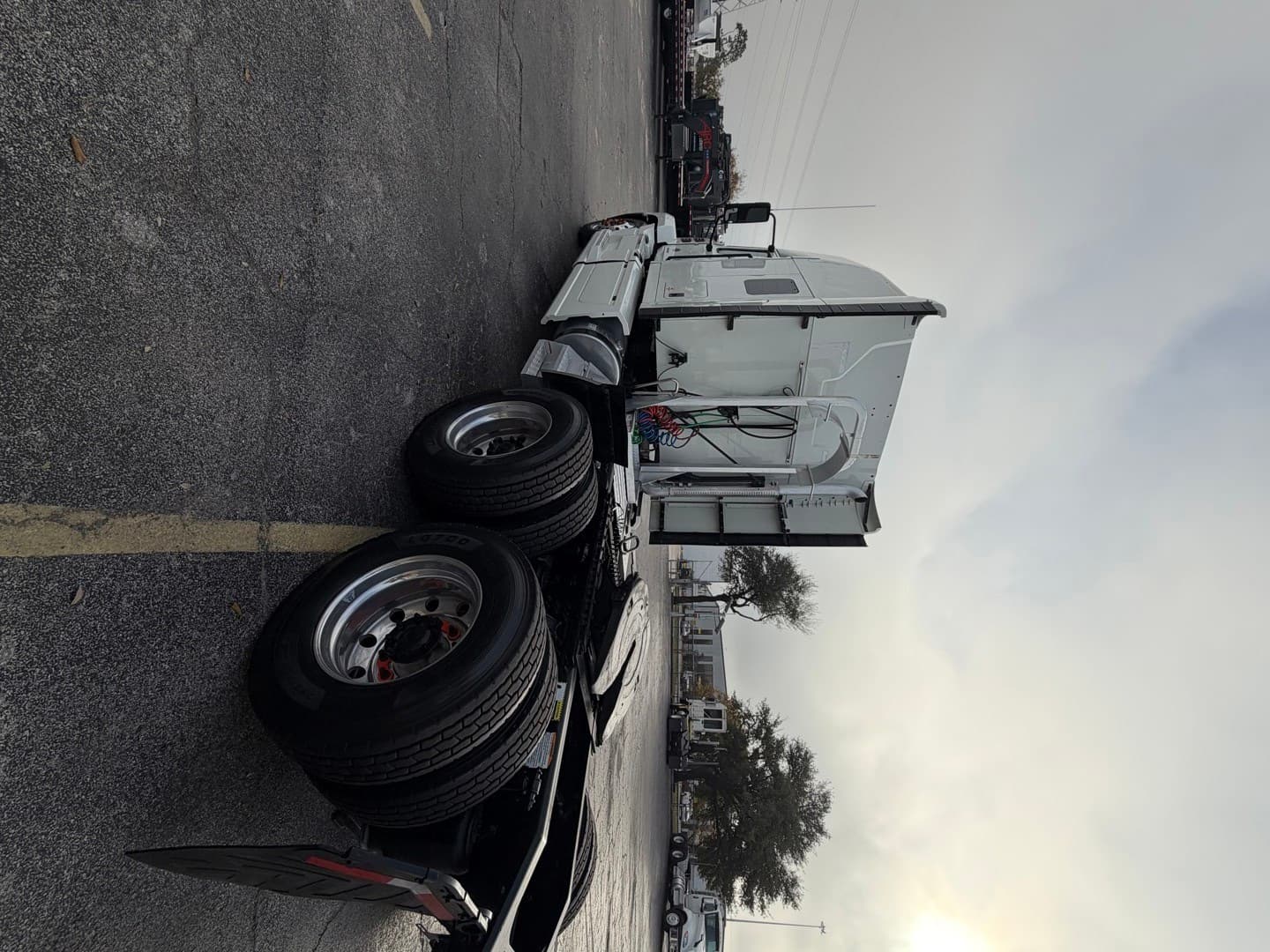 2020 Mack Anthem — photo 4