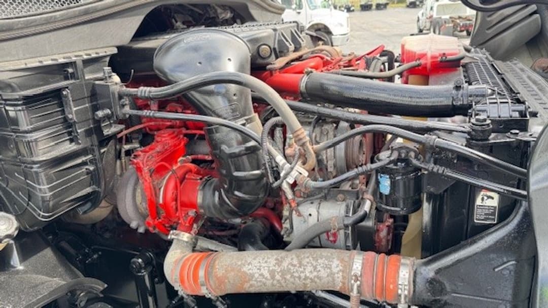 2017 Freightliner Cascadia — photo 7