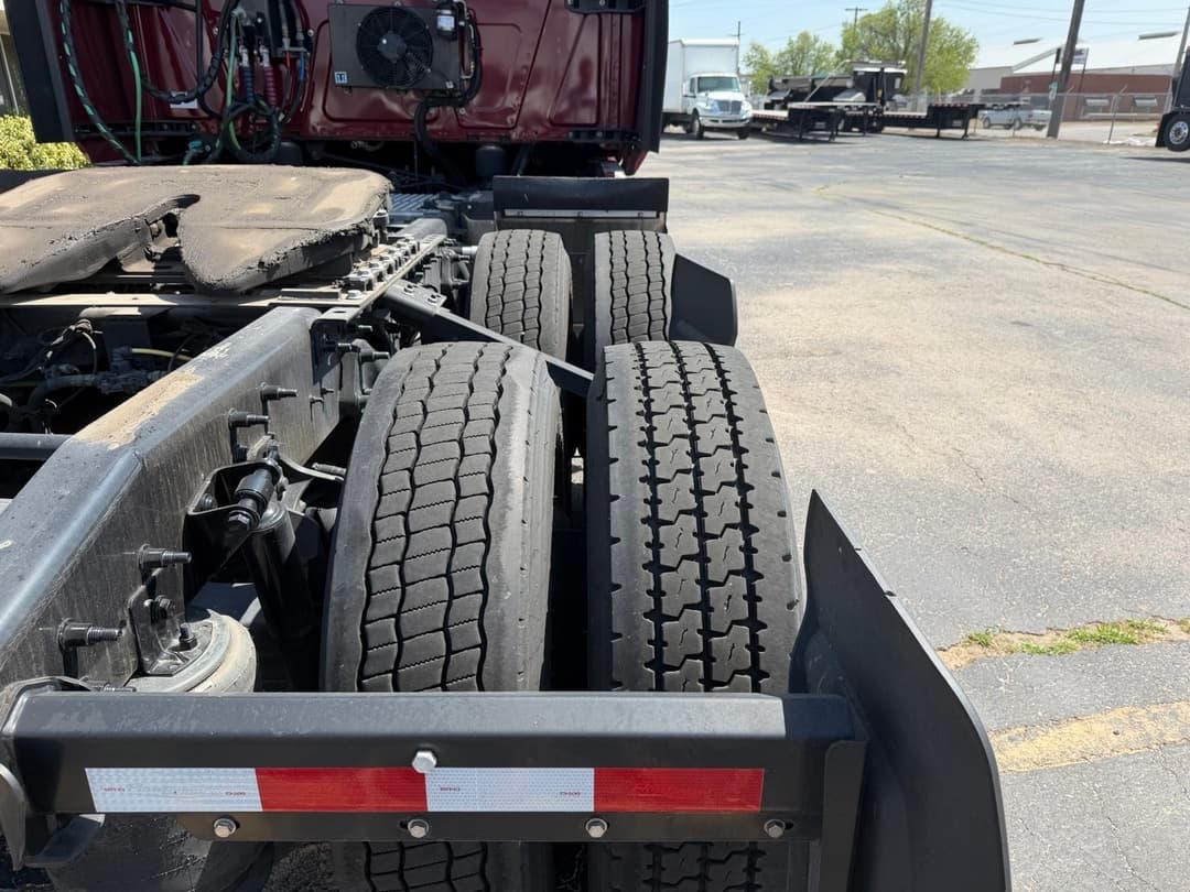 2025 International LT — photo 11