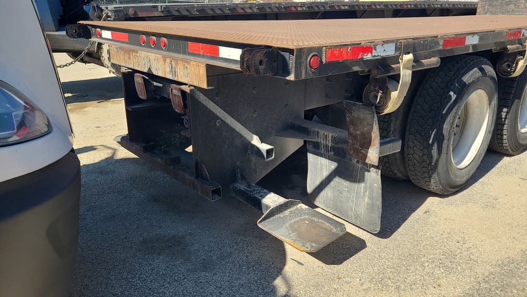 2017 International 4300 — photo 7