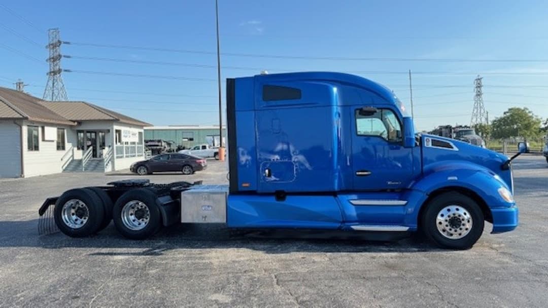 2021 Kenworth T680 — photo 4