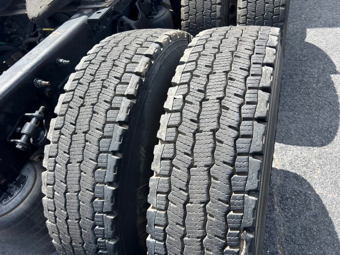 2022 International LT — photo 8