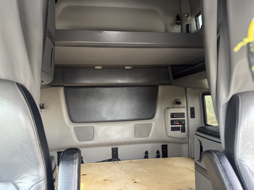 2023 International LT — photo 14