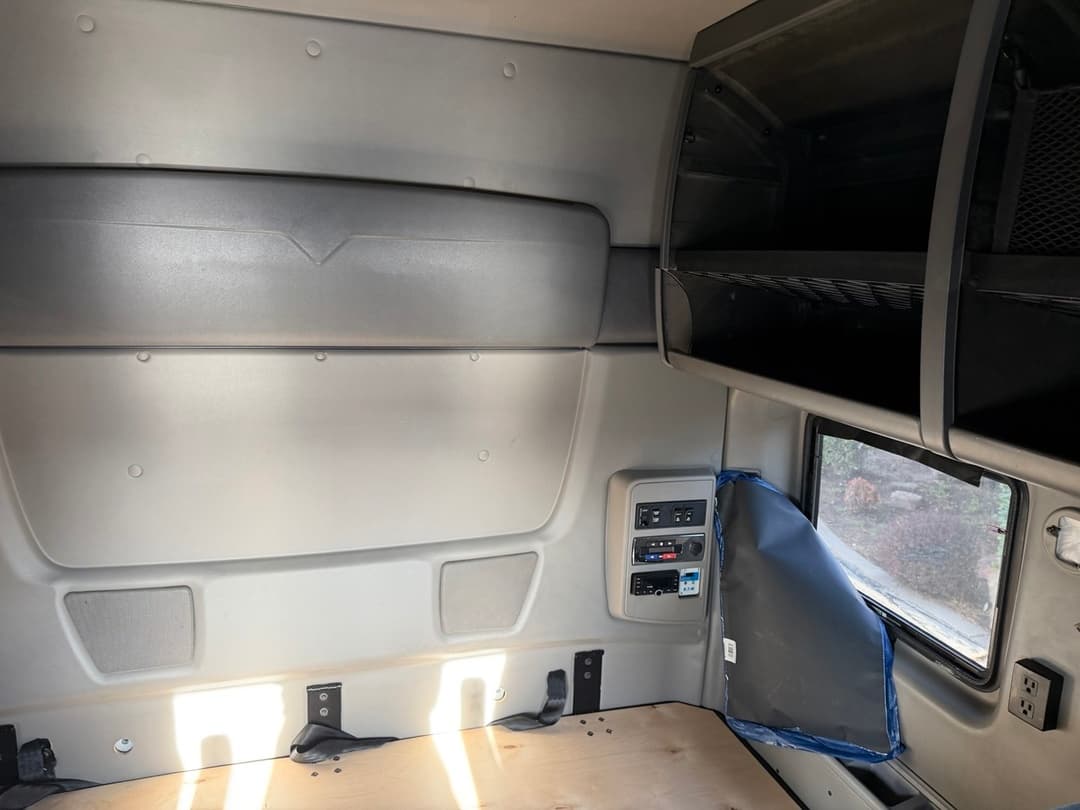 2021 International LT — photo 7