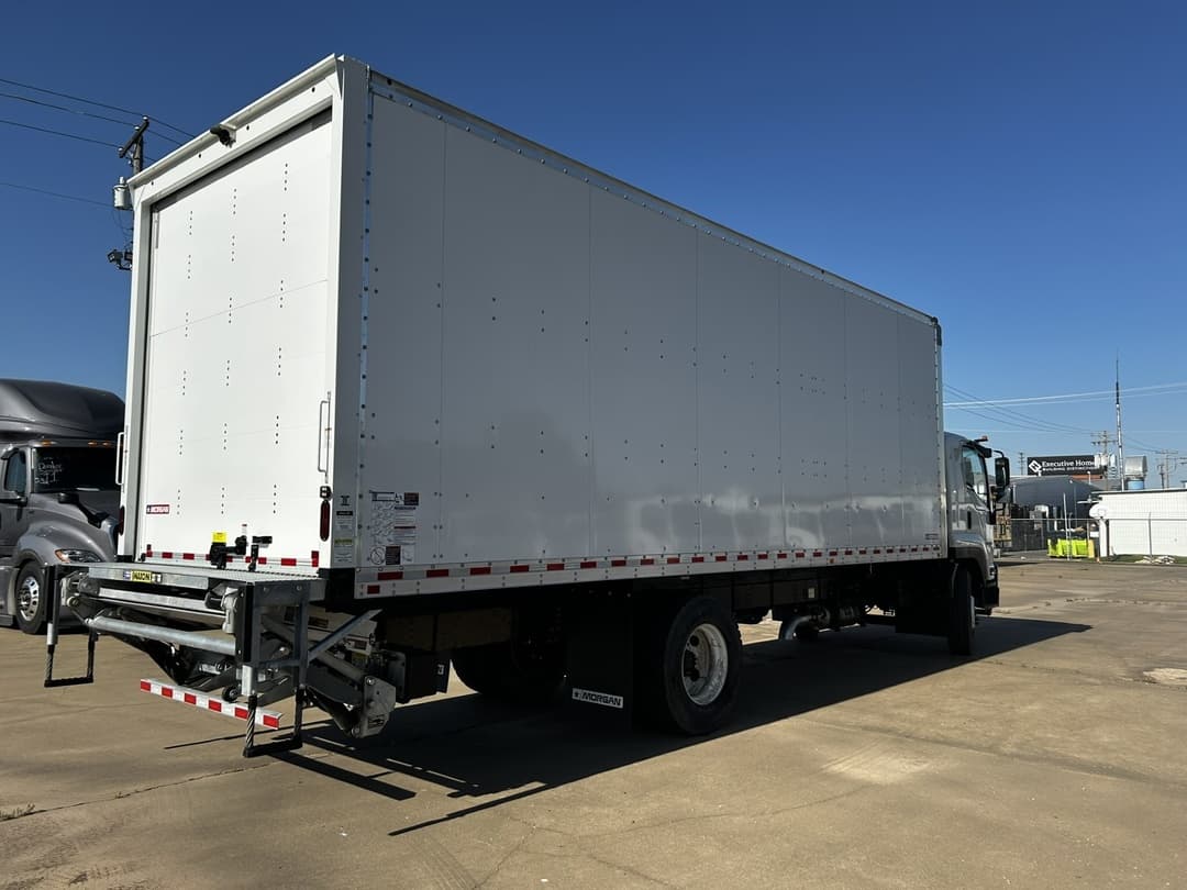 2025 Isuzu FTR — photo 4