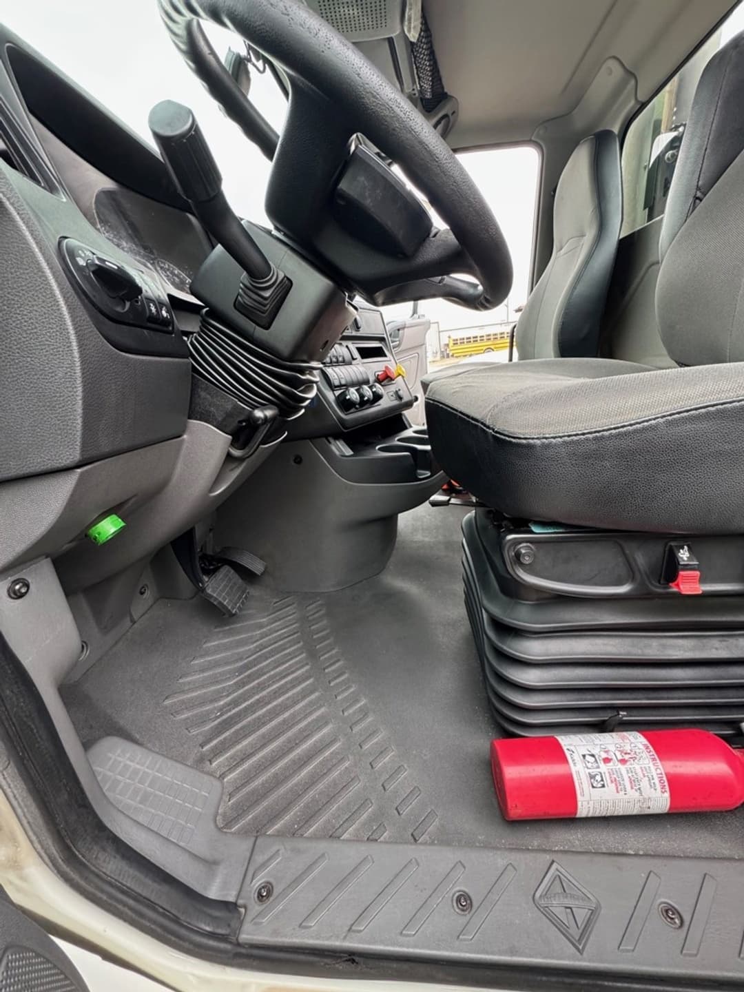 2021 International LT — photo 5