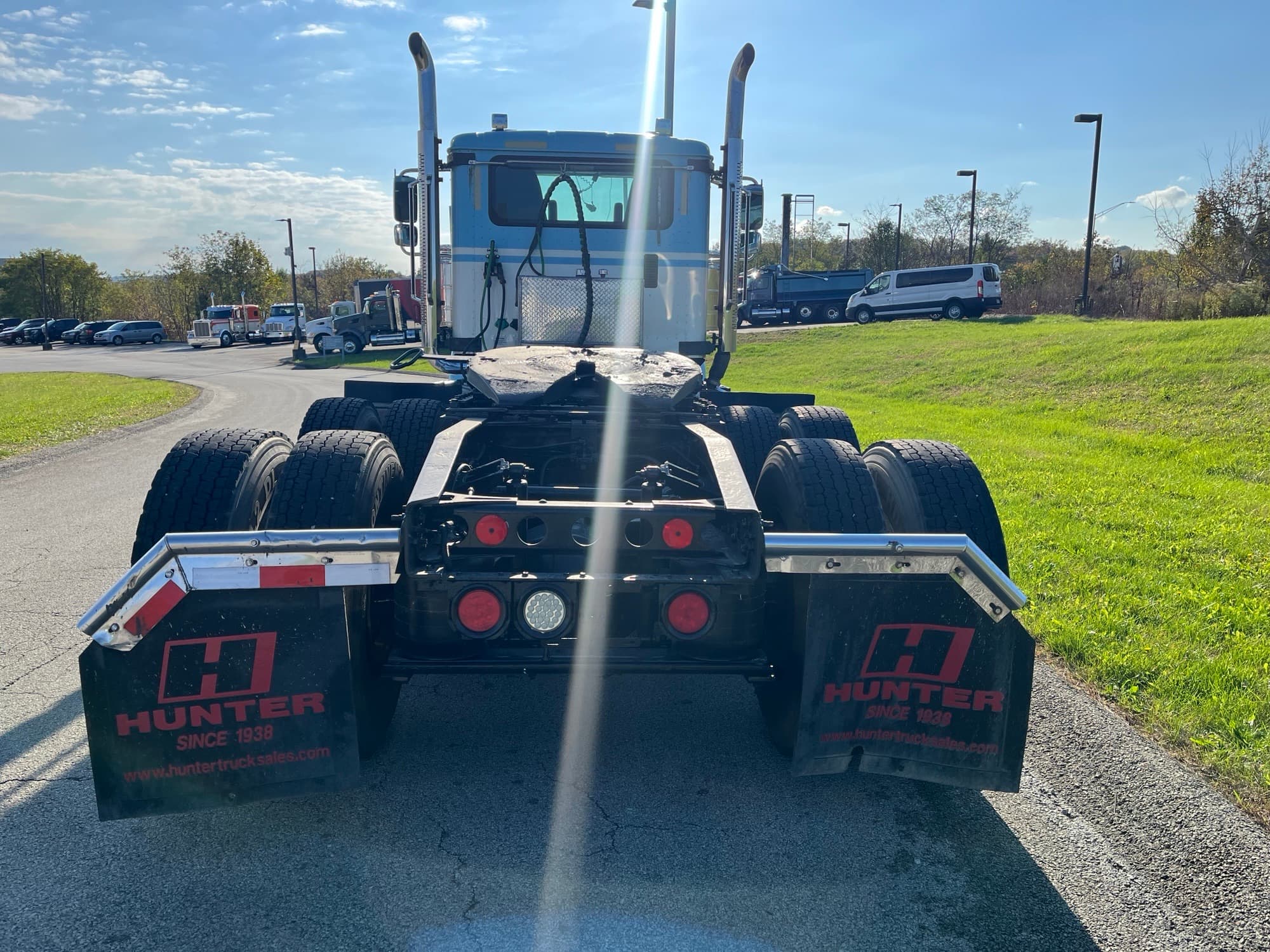 2018 International HX — photo 3