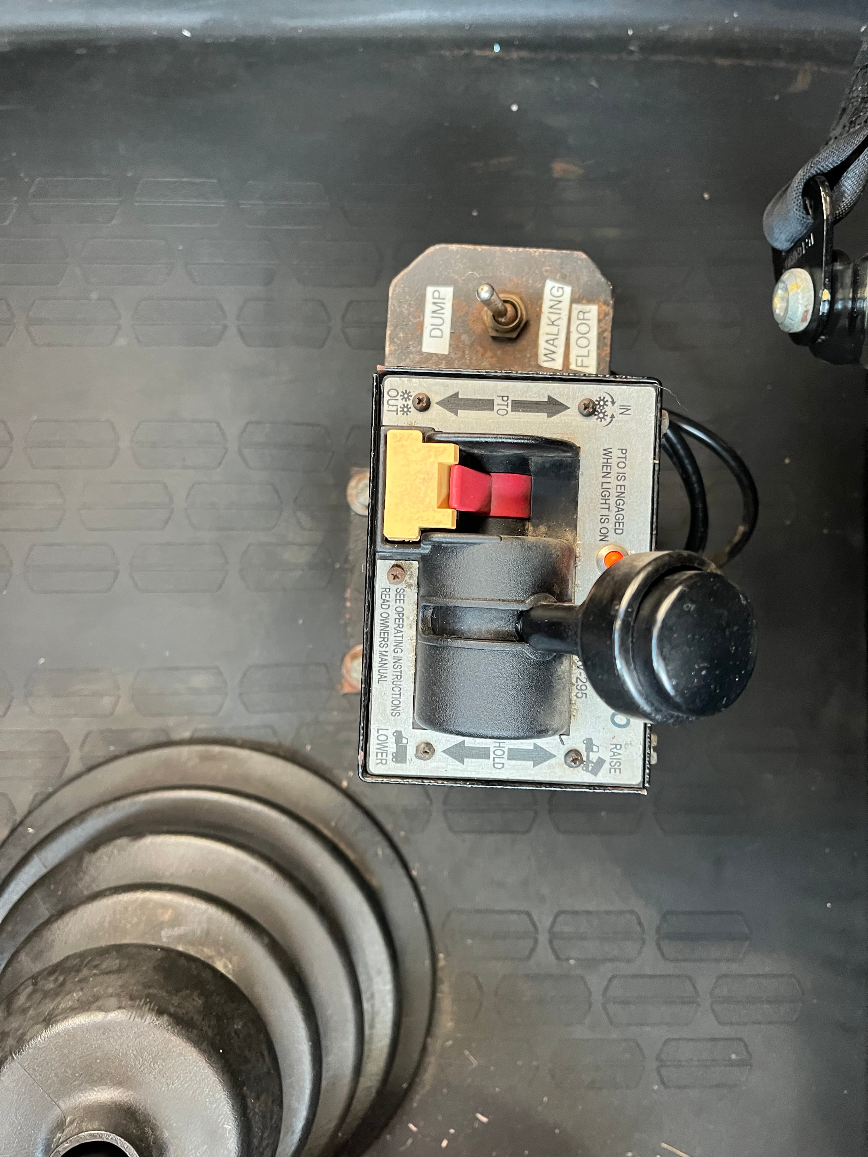 2018 International HX — photo 12