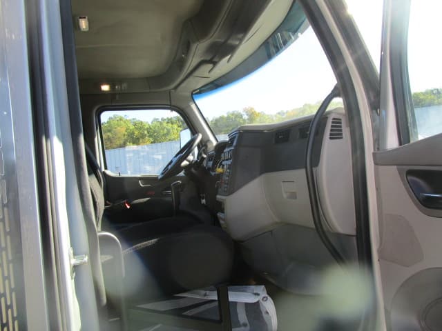 2019 Peterbilt 567 — photo 8