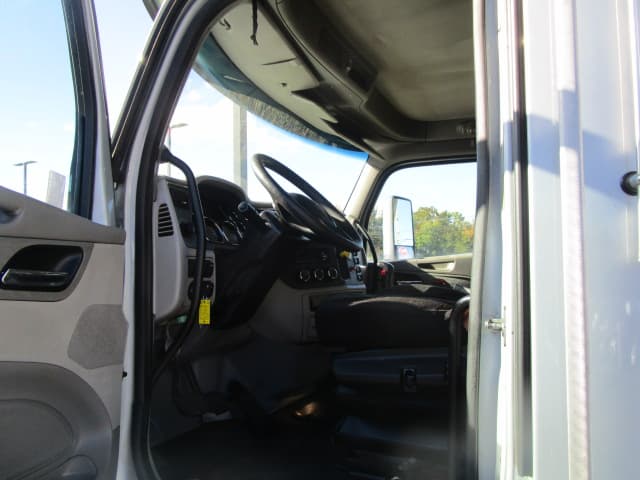 2019 Peterbilt 567 — photo 9