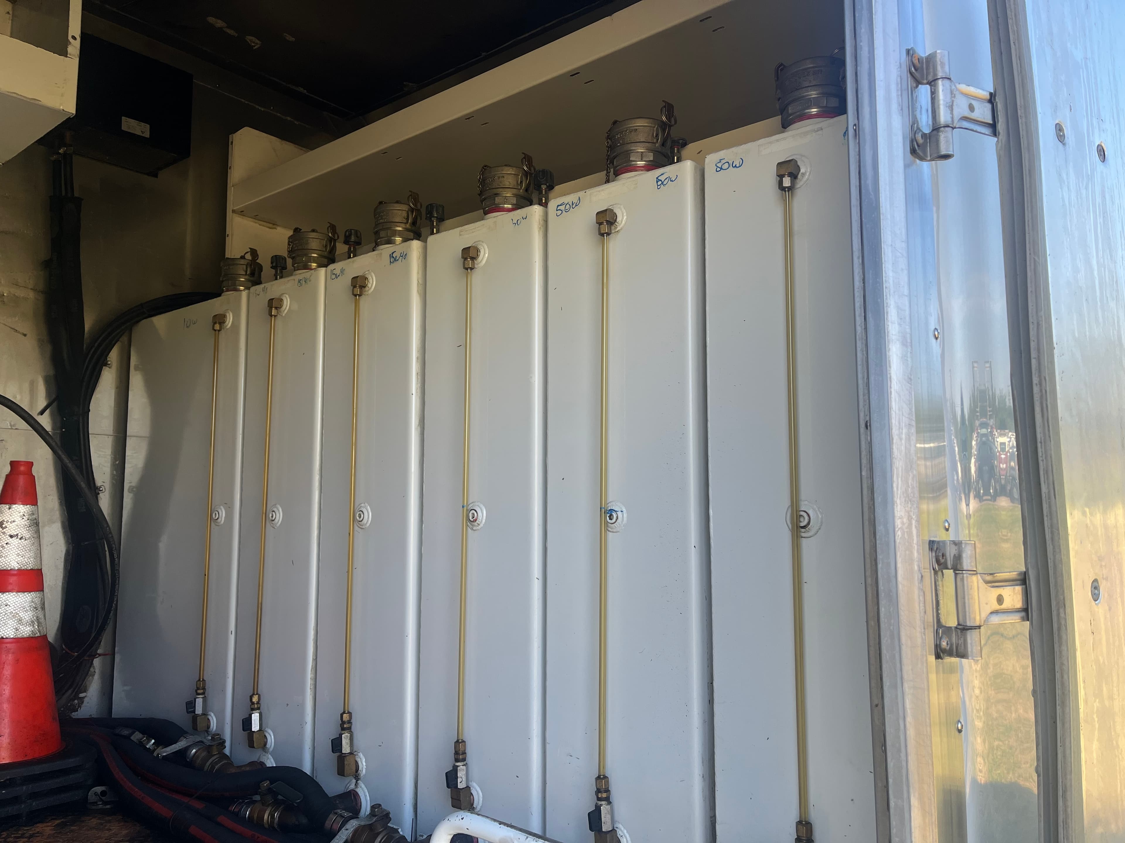 2017 Peterbilt 337 — photo 7