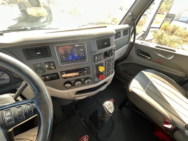 2018 Peterbilt 579 — photo 6