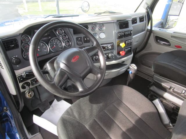 2020 Peterbilt 567 — photo 10