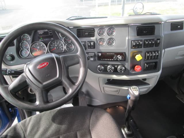 2020 Peterbilt 567 — photo 11