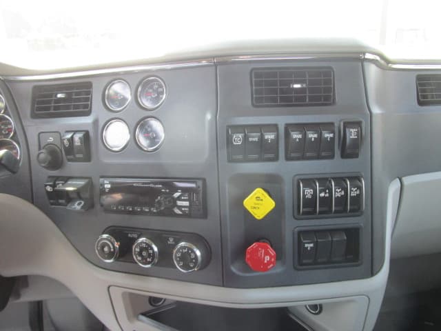 2020 Peterbilt 567 — photo 10