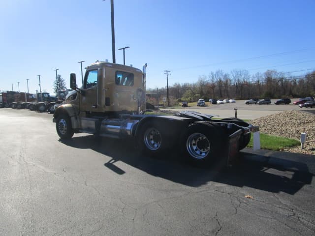 2020 Peterbilt 567 — photo 2