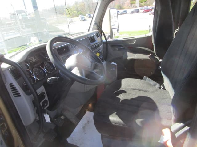 2020 Peterbilt 567 — photo 12