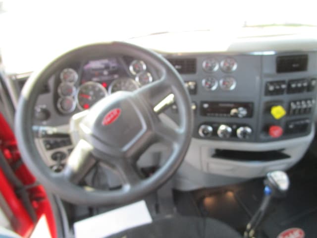 2020 Peterbilt 567 — photo 12