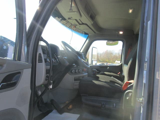 2020 Peterbilt 567 — photo 12