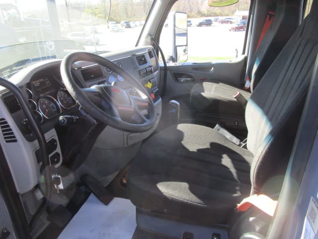 2020 Peterbilt 567 — photo 13