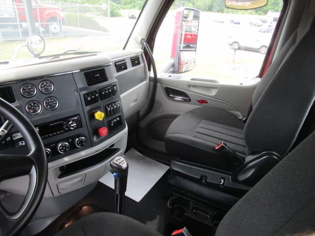2020 Peterbilt 567 — photo 11