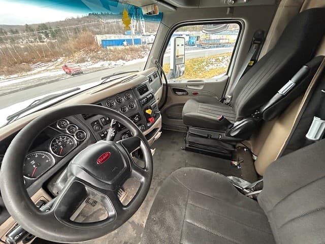 2020 Peterbilt 579 — photo 4