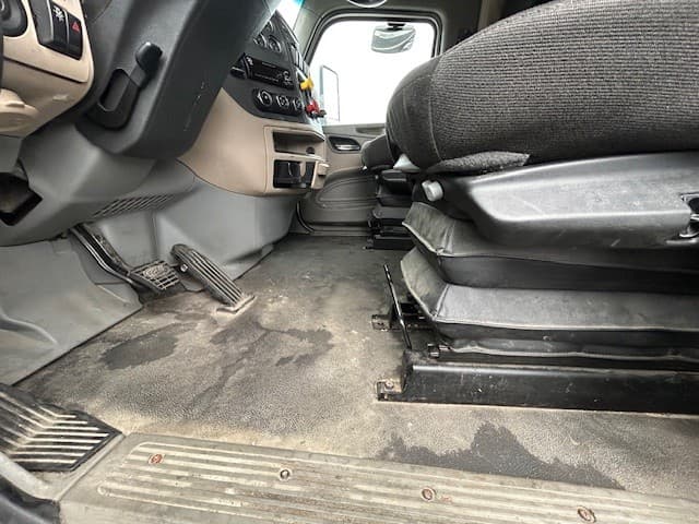 2020 Peterbilt 579 — photo 5