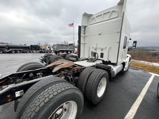 2020 Peterbilt 579 — photo 9