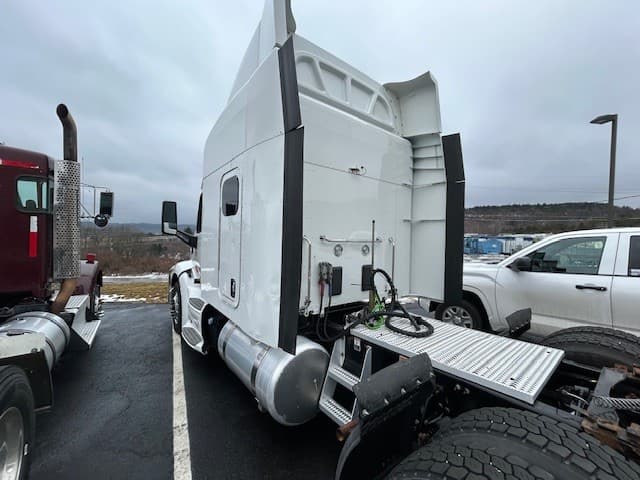 2020 Peterbilt 579 — photo 12
