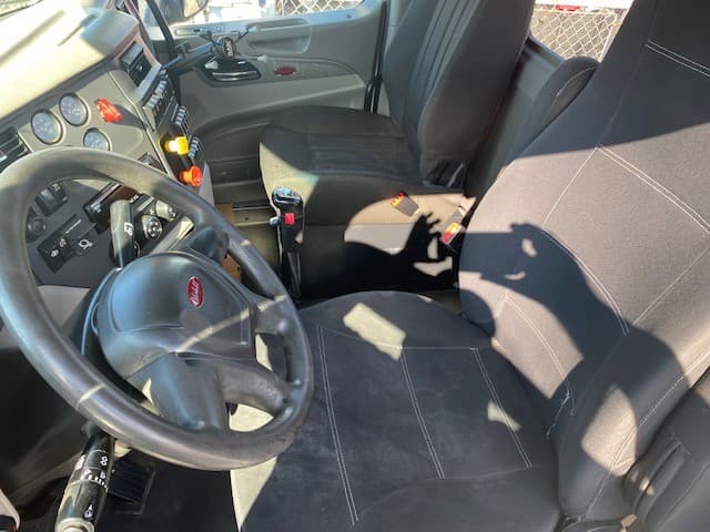 2020 Peterbilt 579 — photo 5