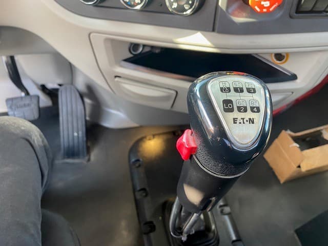 2020 Peterbilt 579 — photo 9