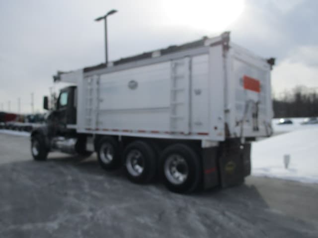 2020 Peterbilt 567 — photo 3