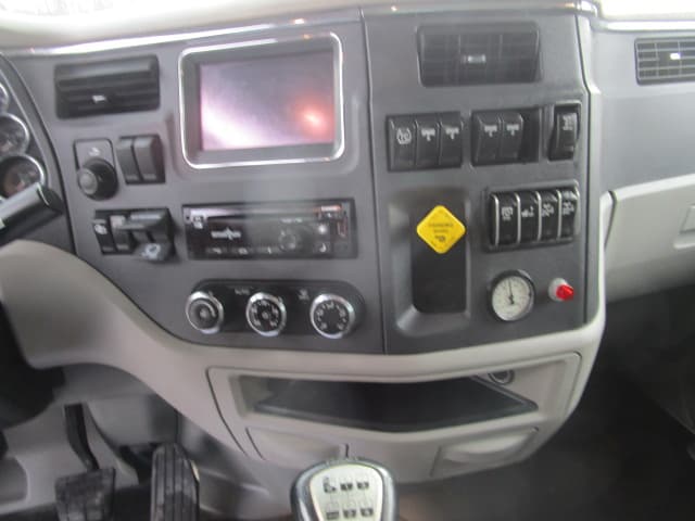 2020 Peterbilt 567 — photo 10