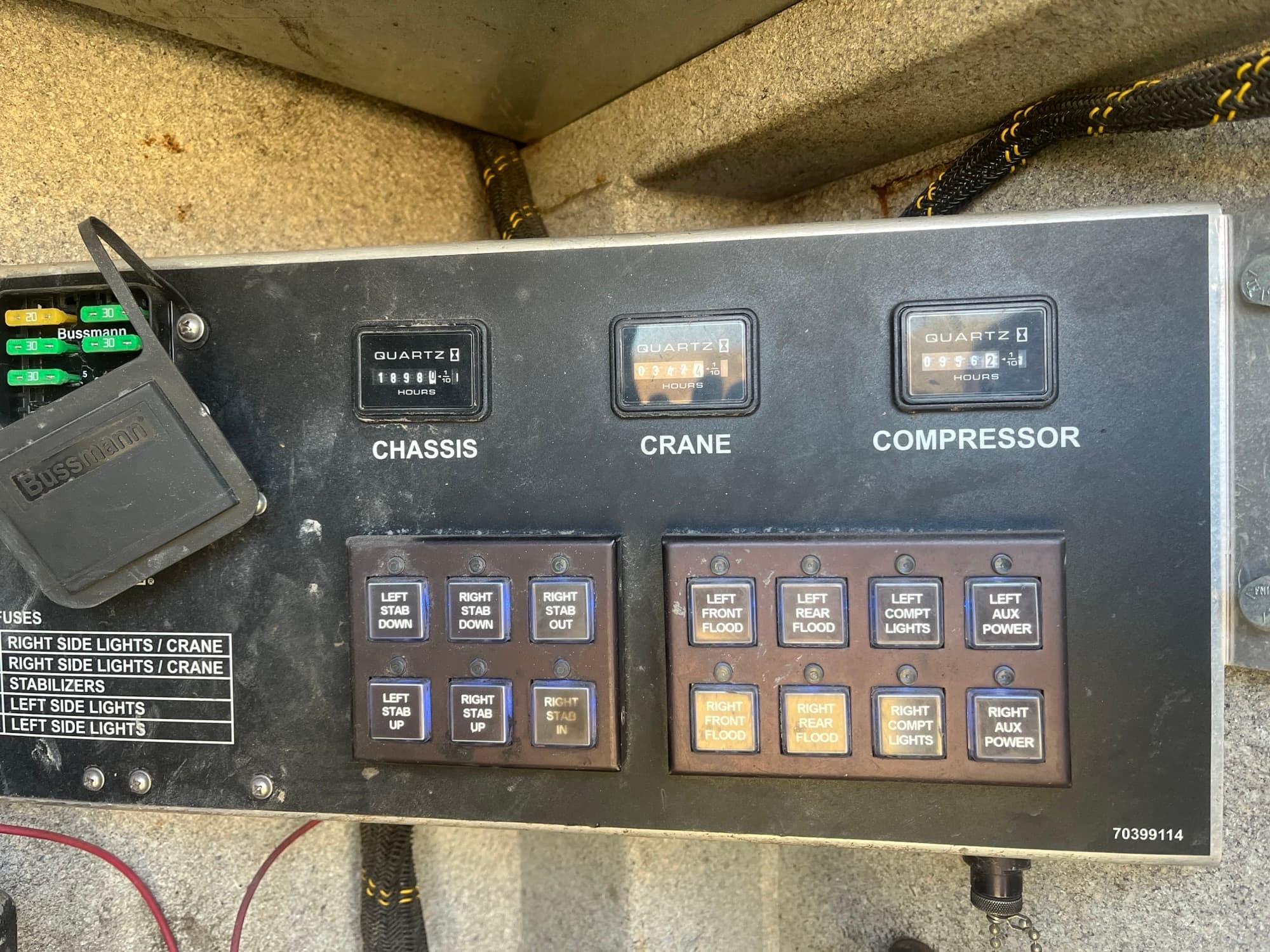 2014 Peterbilt 337 — photo 7