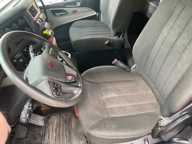 2023 Peterbilt 567 — photo 5