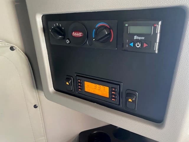 2023 Peterbilt 567 — photo 9