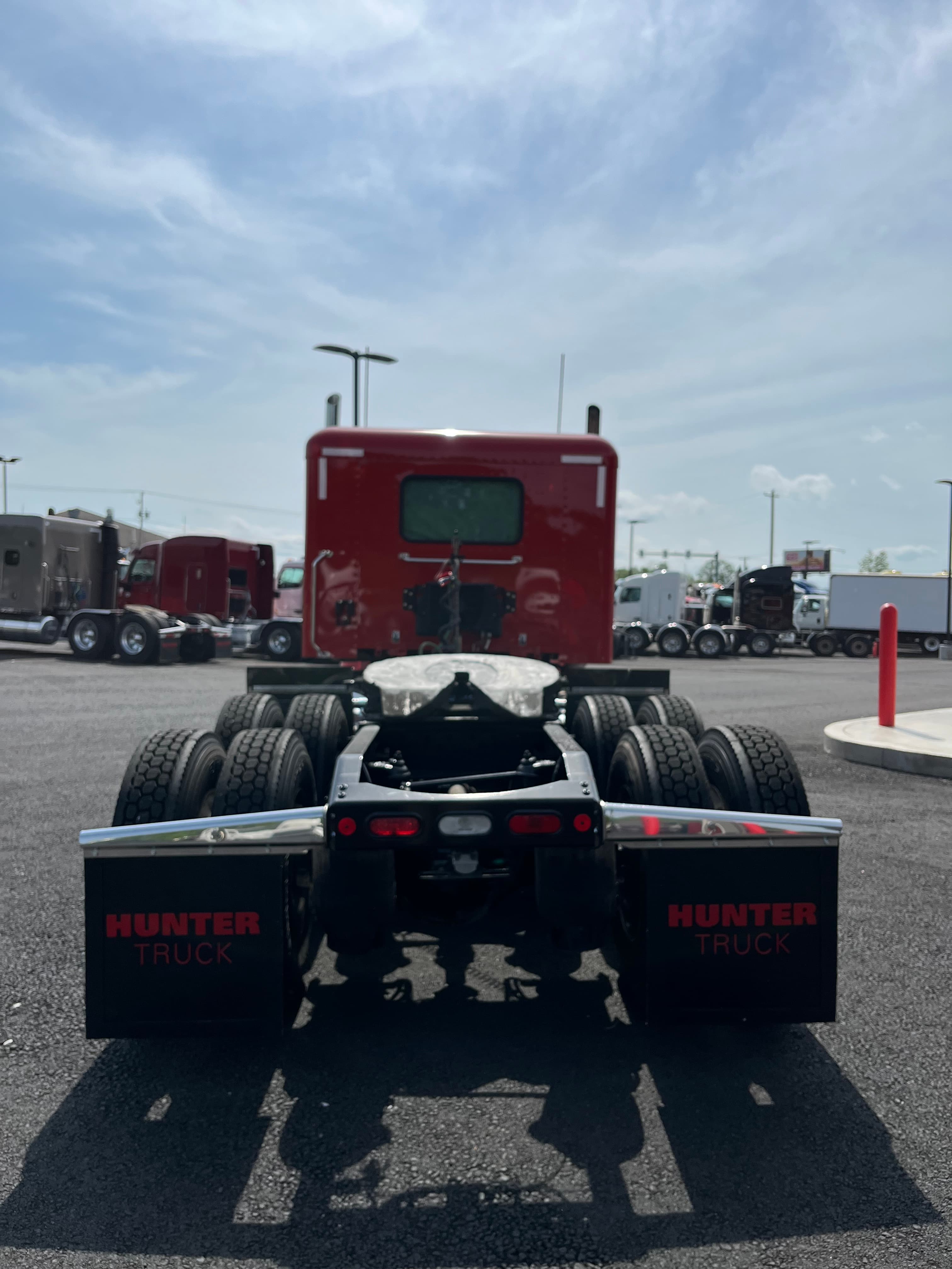 2023 Peterbilt 567 — photo 4