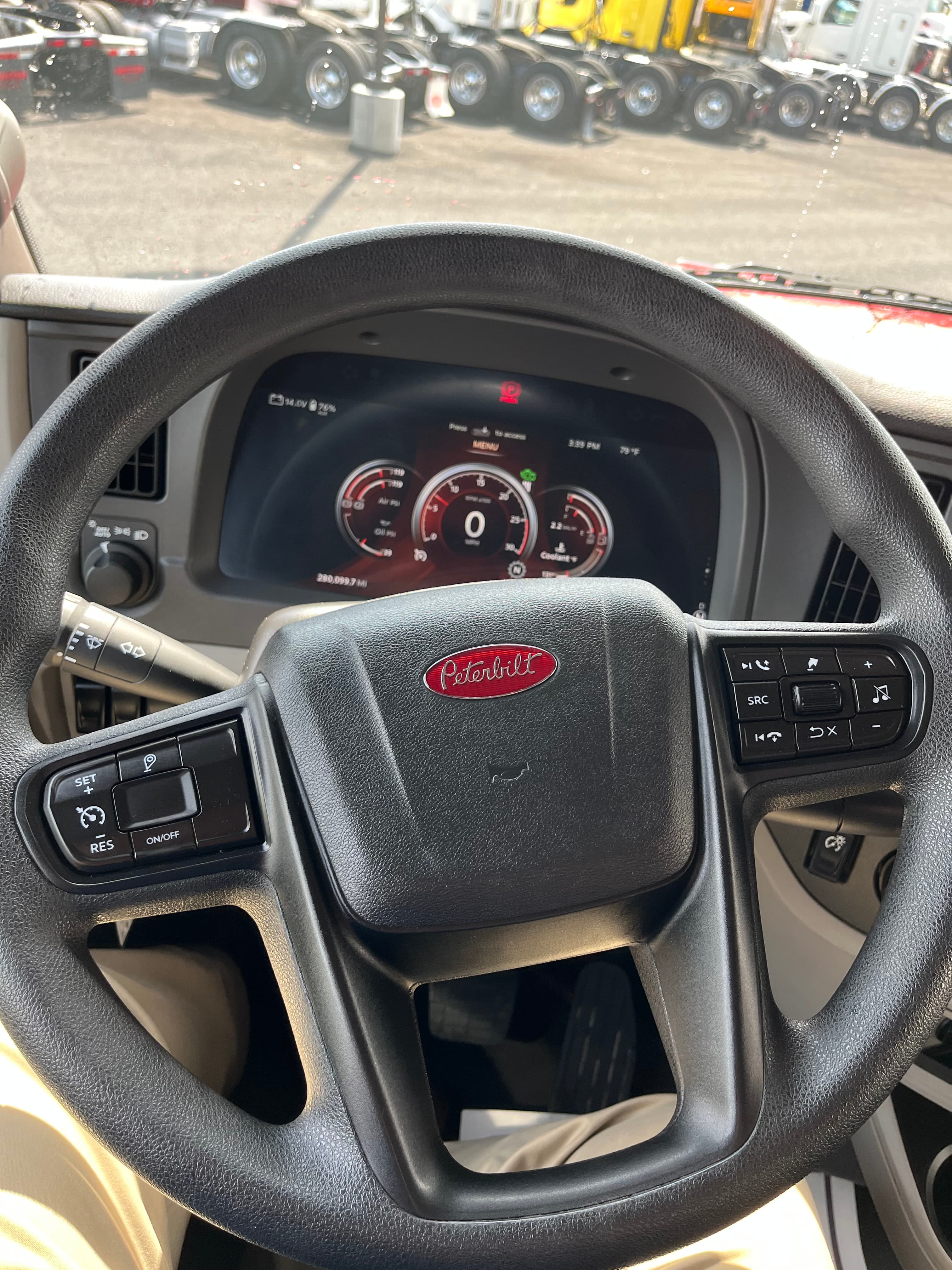 2023 Peterbilt 567 — photo 14