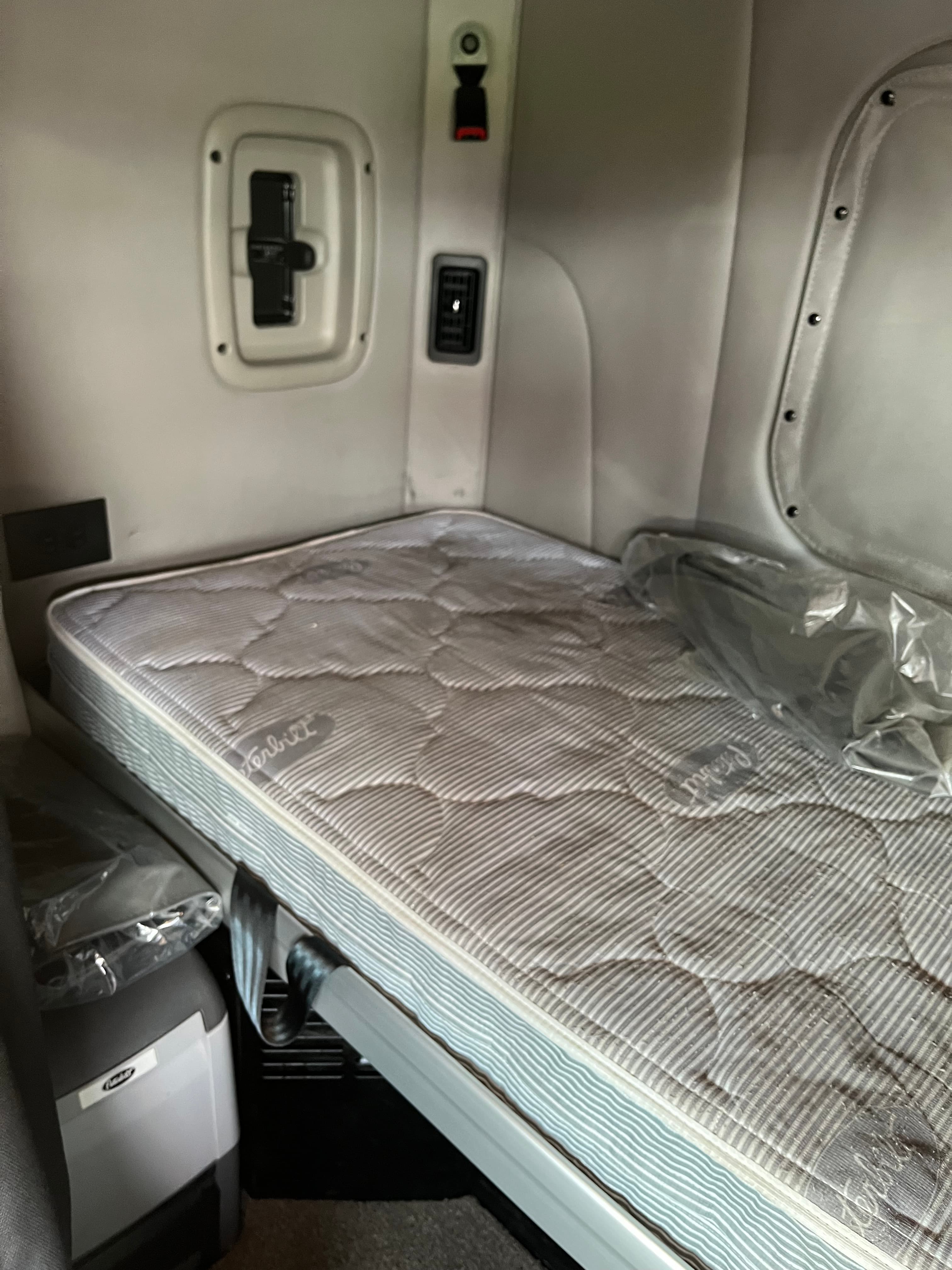 2023 Peterbilt 567 — photo 17